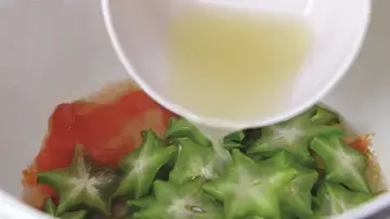 Canh chua cá lóc nấu khế