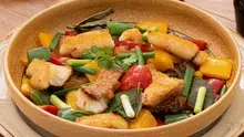 Cá Diêu Hồng Xào Rau Húng