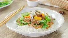 Hủ Tiếu Trộn Bò Kho