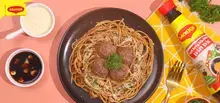 Pasta thịt viên sốt tương