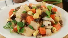 Gà Nấu Hạt Sen
